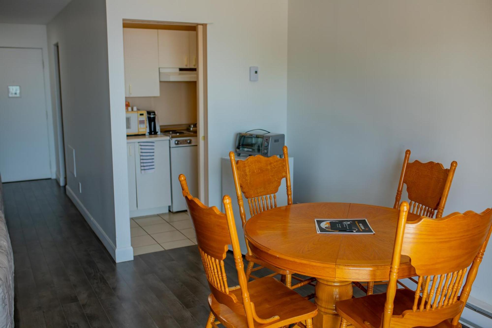 Complexe Hotelier Escoumins Les Escoumins Bagian luar foto