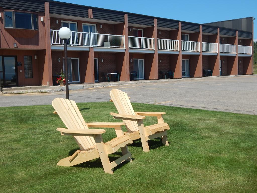 Complexe Hotelier Escoumins Les Escoumins Bagian luar foto